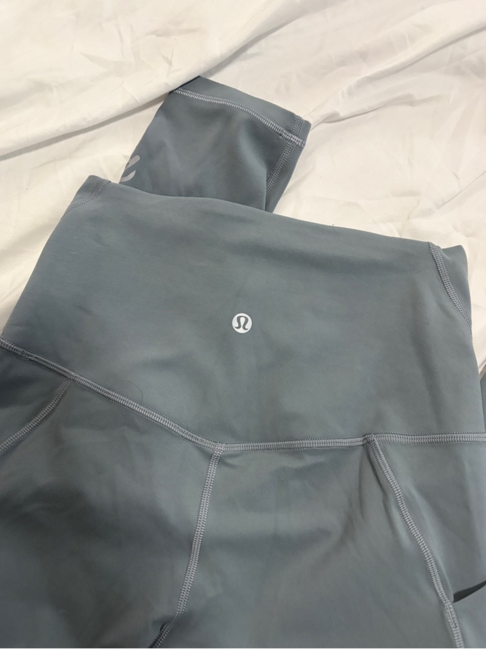 Peloton Lululemon Women's Like a Cloud Bra and Align Leggings Set in Steel Blue - Picture 5 of 5